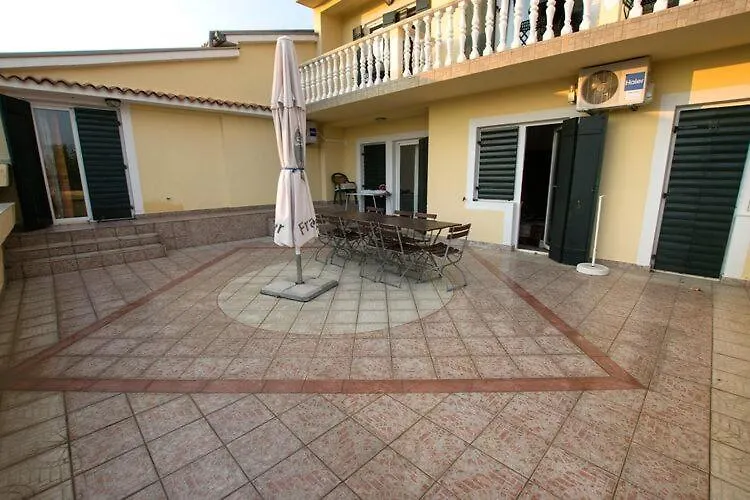 Apartment Grande Vista In Starigrad Paklenica With A Large Terrace Chorvatsko