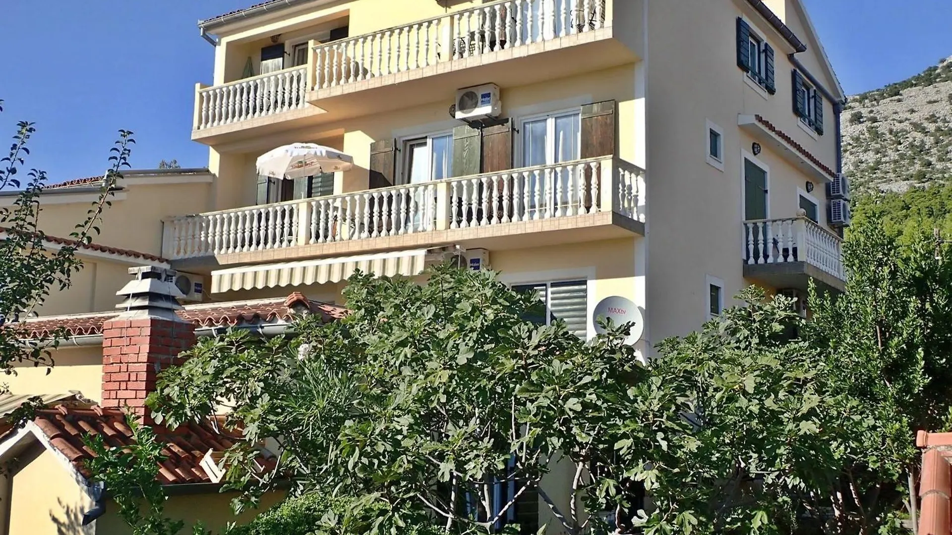 Apartment Grande Vista In Starigrad Paklenica With A Large Terrace